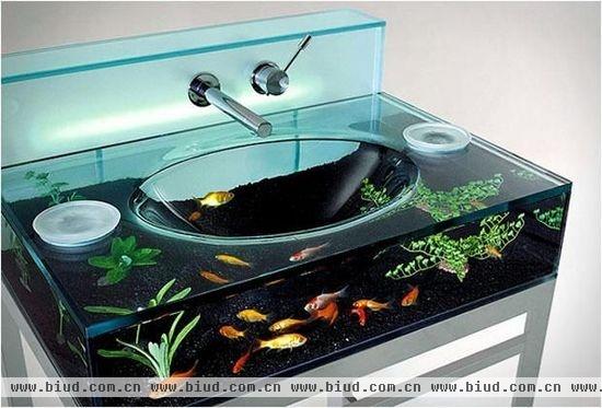 创意洗手盆:一个冰窟窿和两个鱼缸