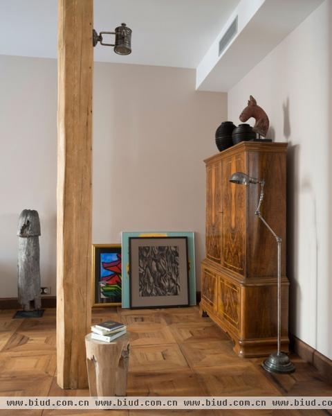 设计感的室内艺术 俄罗斯现代复古公寓(组图)