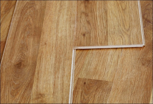 超耐磨逼真木纹质感 圣象强化复合地板评测