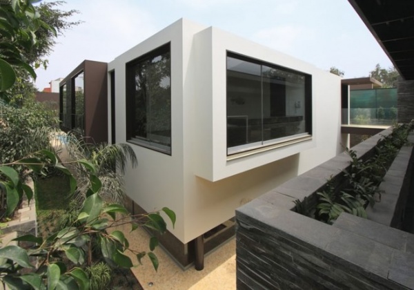集装箱式个性自然环保的现代别墅家装设计案例