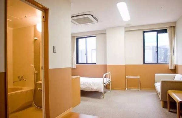 日本医院挤满中国人 豪华病房堪比酒店