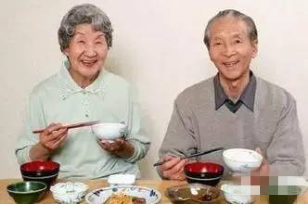 日本人长寿的饮食秘诀:量少 味淡 爱海鲜