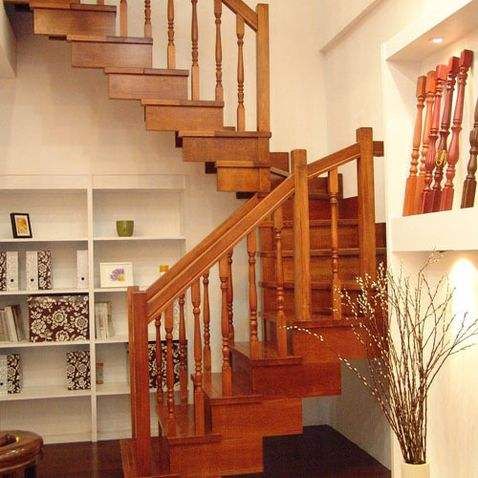 家装木楼梯