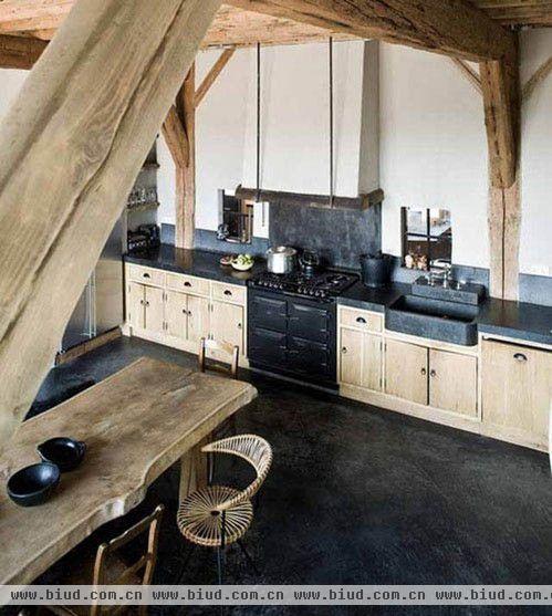北欧木制厨房 打造简约时尚风