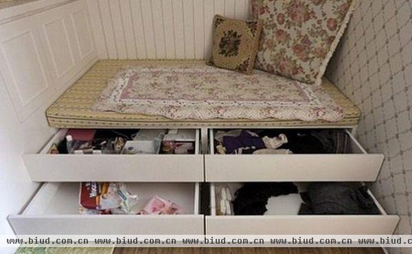 沙发底下暗藏四个衣柜，够方便吧~！