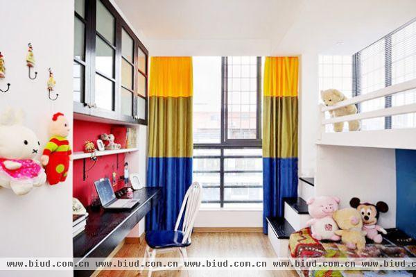 色彩，这是家居装饰中经常用到的元素，对比色具有强烈的冲击效果在色觉上恍然一新百看不厌。