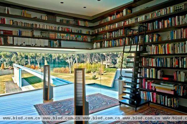 家里有一个大的书房应该是很多喜欢读书的人都梦想要的东西，每次看书，可以一个人或者两个人一起，在书房安静的看书，享受学习的乐趣。