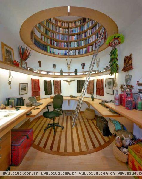 家里有一个大的书房应该是很多喜欢读书的人都梦想要的东西，每次看书，可以一个人或者两个人一起，在书房安静的看书，享受学习的乐趣。