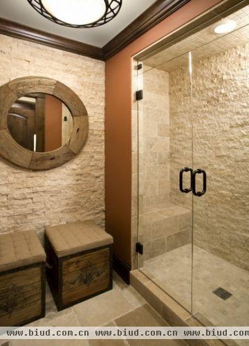 现代简约风格卫浴间装修，14款个性空间为生活加分。卫浴空间的设计不同于客厅和卧室，相比较而言考虑的方面需更周全。比如在有限的空间内，要考虑整体的格局、舒适度以及美观。太过紧凑让整个空间显的过为繁复，太过追求视觉又显的张扬。 