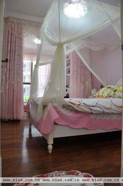 韩式田园风格的卧室，感觉是不是非常粉嫩