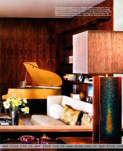 珍妮弗·安妮斯顿 (Jennifer Aniston) 和她的豪宅“奥哈娜”登上了欧美著名家居杂志《建筑学文摘》(Architectural Digest)3月号封面。
