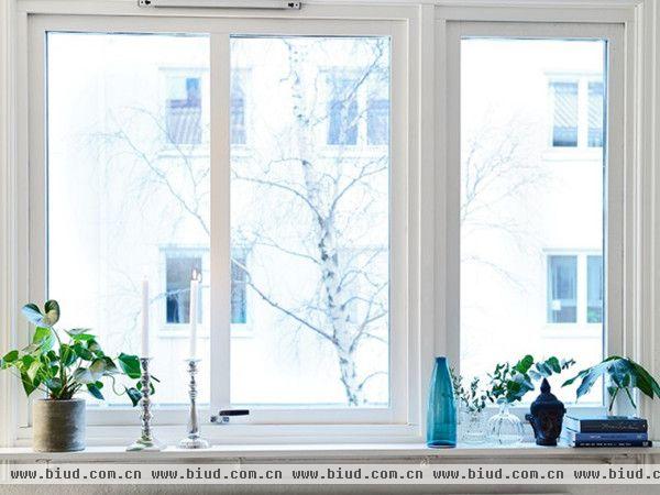 所以很多人喜欢北欧风格装修效果图。一抹蓝绿的单身公寓。