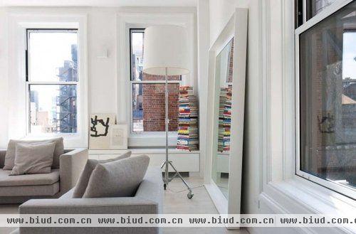喜欢极简风的你千万别错过！纽约 Resolution: 4 Architecture 设计的这间公寓，整个家以纯白壁面、米色地板打造