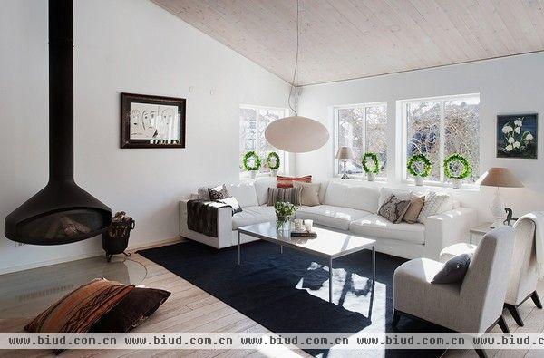 这套让你大饱眼福的别墅位于瑞典的瓦克斯霍姆，呈现了难以置信的室内设计。