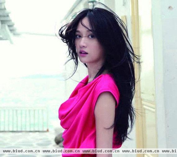 陈乔恩（Joe Chen），中国台湾女演员、歌手。2001年9月23日正式出道。因主持《中国那么大》而倍受瞩目，曾以女子团体“七朵花”名义进军乐坛。