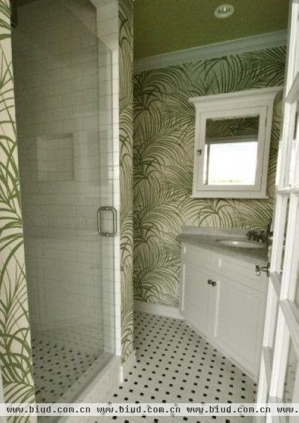缺少绿色的家居往往会显得死板、单调和平庸。现代的浴室设计一如既往地追求着简洁和优雅，然而往往会缺少着一种灵气和生机。拒绝浴室中的单调与无趣，你有否想过用绿色点缀你的卫浴空间呢？在装修的时候使用绿色的格调，往往会给你的浴室带来意想不到的效果，来看看这58款绿色清新浴室吧！