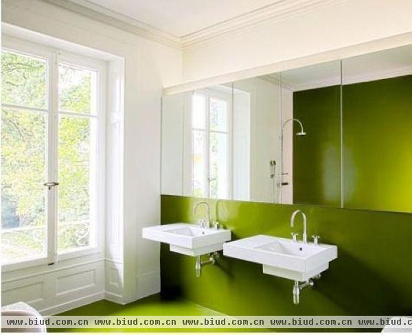 拒绝浴室中的单调与无趣，你有否想过用绿色点缀你的卫浴空间呢？在装修的时候使用绿色的格调，往往会给你的浴室带来意想不到的效果，来看看这58款绿色清新浴室吧！