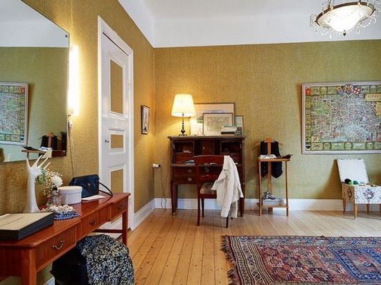 这是一套51平米雅致的单身公寓，简单的一房一厅装修能看出早期的北欧风格的印迹。细致的装扮也凸显了主人家对于生活精致的追求。