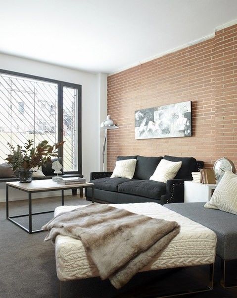 来自西班牙巴塞罗那的Pia Capdevila以美式公寓风为主风格，利用楼层区分不同的空间属性，采取开放式无隔间的设计，一层楼就是一间房间。