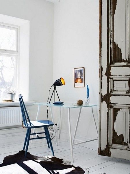 北欧风格的一个最大的特点是直线条的家具，令人体会到简约风格的魅力。北欧简约风格的装修都十分贴近实际生活，因此，北欧风格也是很多人SOHO的最佳选择之一。 