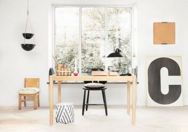 北欧风格的一个最大的特点是直线条的家具，令人体会到简约风格的魅力。北欧简约风格的装修都十分贴近实际生活，因此，北欧风格也是很多人SOHO的最佳选择之一。