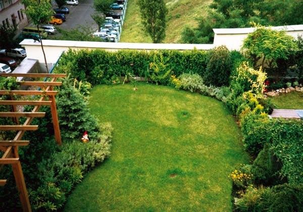 在如今的城市里，想要有一个属于自己的花园仿佛是有些奢侈的愿望。然而，屋顶花园也许能满足你的梦想。