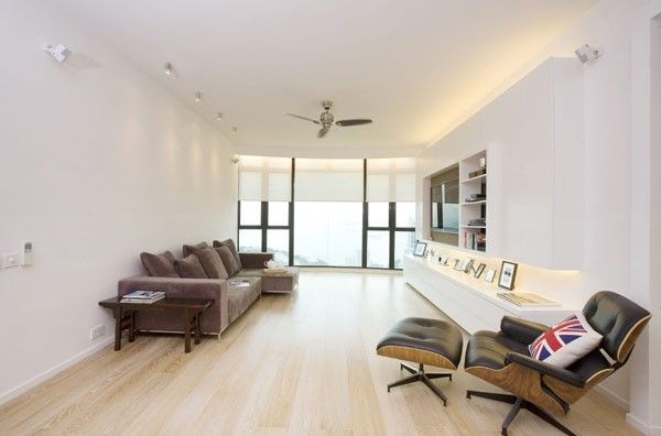 这间公寓位于中国香港，由Clifton Leung工作室设计，融合了现代和古典的风格。在香港这样寸土寸金的都市，能有这样一间公寓，实在是令人羡慕的选择。