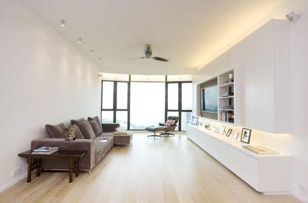 这间公寓位于中国香港，由Clifton Leung工作室设计，融合了现代和古典的风格。在香港这样寸土寸金的都市，能有这样一间公寓，实在是令人羡慕的选择。