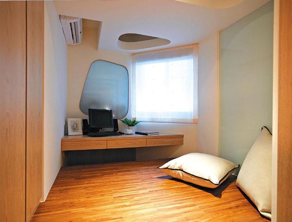和室空间的天花、镜子与客厅天花一致，采用椭圆形造型。