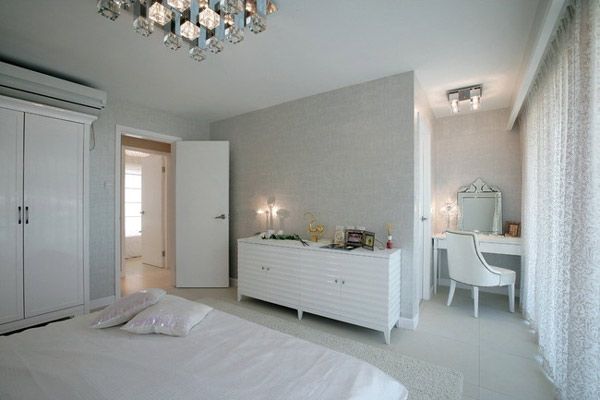 温馨简单的卧室环境，明快清新的颜色，看了就觉得舒适放松