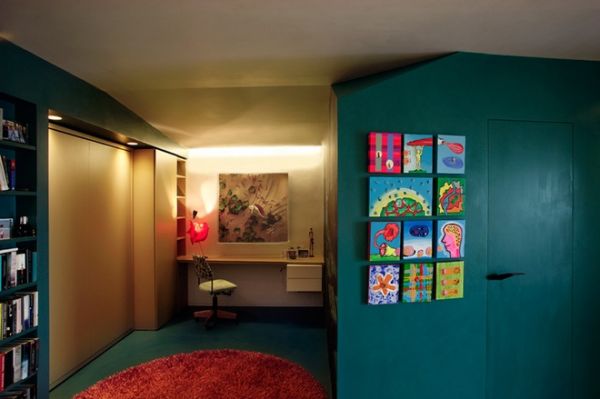 这间65平米的公寓，位于法国，由位于意大利都灵的建筑事务所MG2 Architetture设计。设计时髦地融合了现代和本世纪中叶两种风格，采用了大胆和时髦的颜色和一些我非常喜爱的照明。