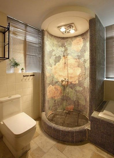卫生间无疑是家中最隐秘的一个地方，是捍卫家人健康与舒适的小角落。卫浴的样子，采光要好，看起来简洁大方些，淋浴跟浴缸都是要有的。