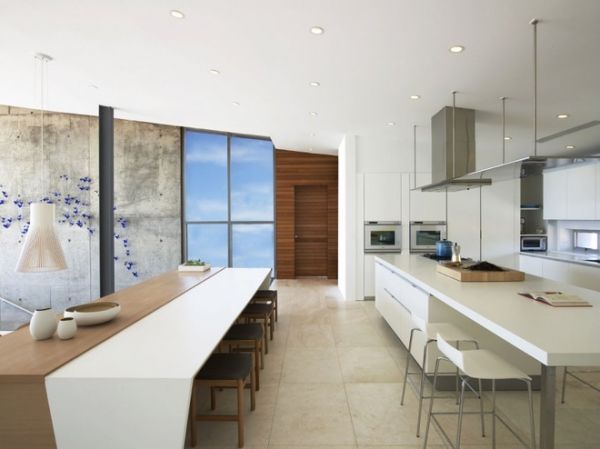 纽约市City-based工作室West Chin建筑师设计了美国纽约海滩的海洋住宅，占地面积5500平方英尺（510.97平方米）。
