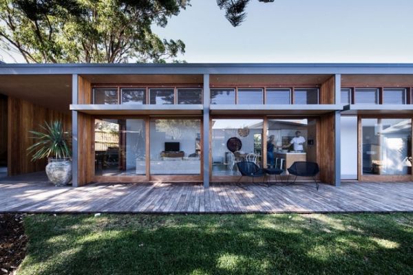 Redhead Alterations住宅位于澳大利亚新南威尔士州，由Bourne Blue Architecture完成于2013年。