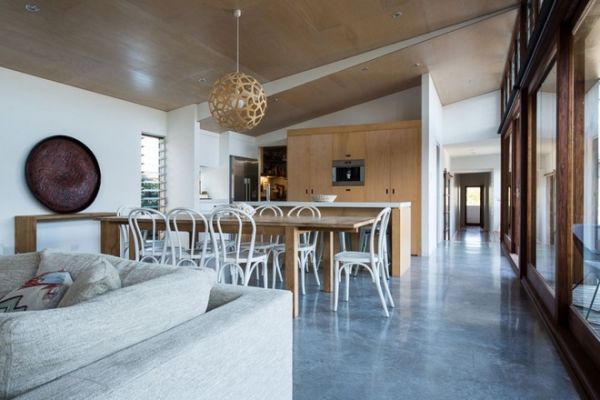 Redhead Alterations住宅位于澳大利亚新南威尔士州，由Bourne Blue Architecture完成于2013年。