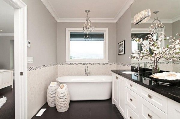 经典的黑白搭配不失为最佳的选择，低调的色系体现出的气质风范，整体呈现轻松清爽的卫浴空间，让人心灵得到自由。