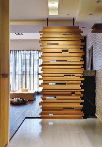 木质架构的混搭风情个性三居室