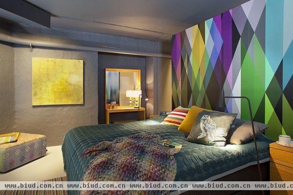 色彩混搭 酷炫摩登瑞典公寓设计