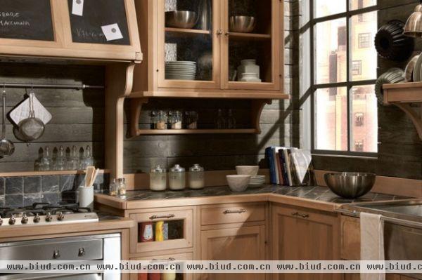 利用木材金属石材打造 精美欧式厨房