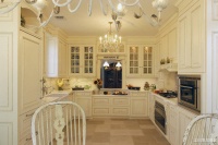 欧式白色整体U型厨房装修图片
