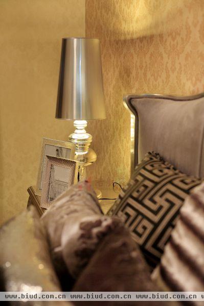 奢华欧式卧室台灯不锈钢灯罩图片