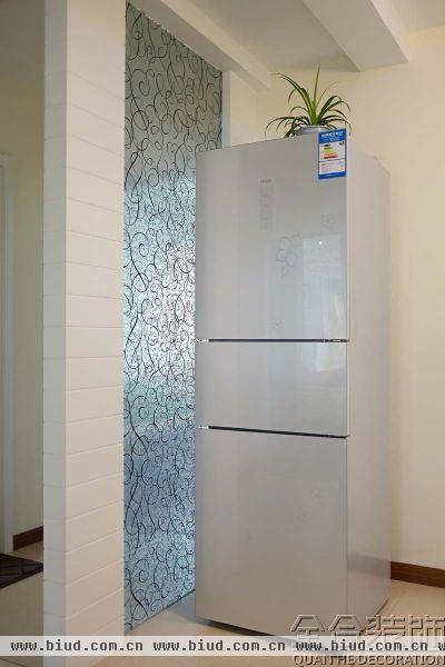 现代家居电冰箱摆放效果图