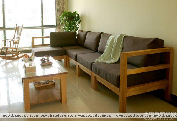 原木装修客厅沙发效果图
