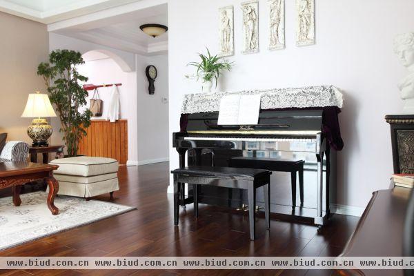 美式家居室内家具钢琴图片