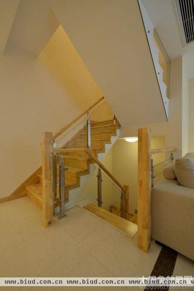 简约风格复式楼室内实木楼梯设计图