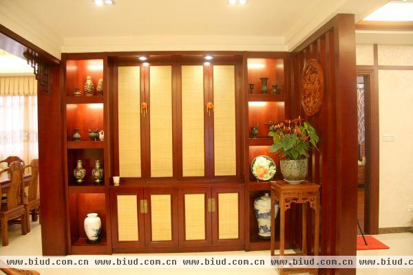 中式风格室内红木柜子图片
