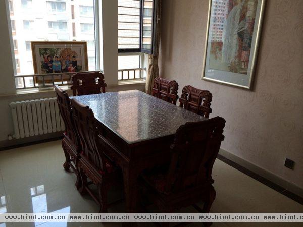 中式家居餐厅红木餐桌椅图片
