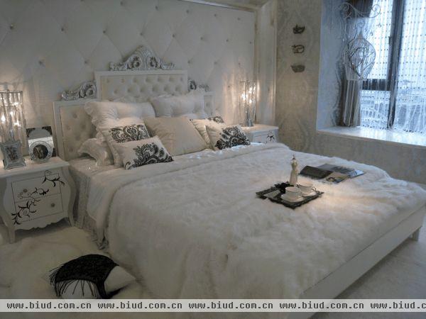 白色法式卧室装修效果图片