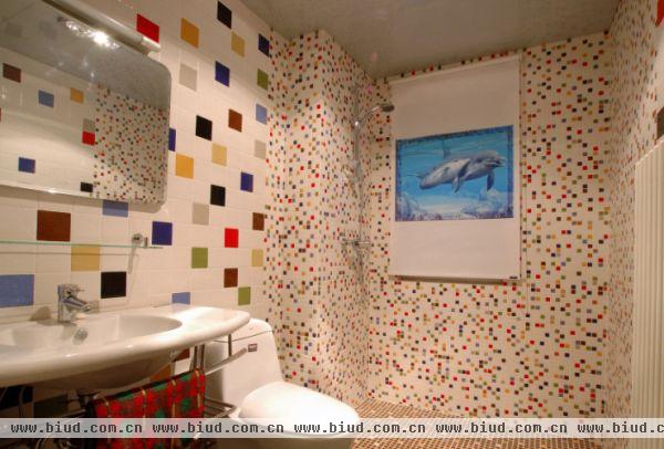 现代风格卫生间马赛克瓷砖背景墙效果图
