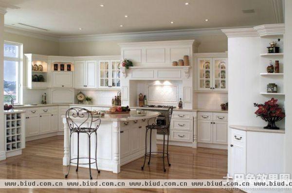 白色欧式大厨房装修效果图片